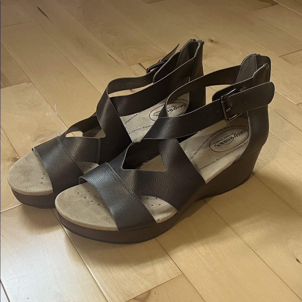 Easy Street Easy Works sandals